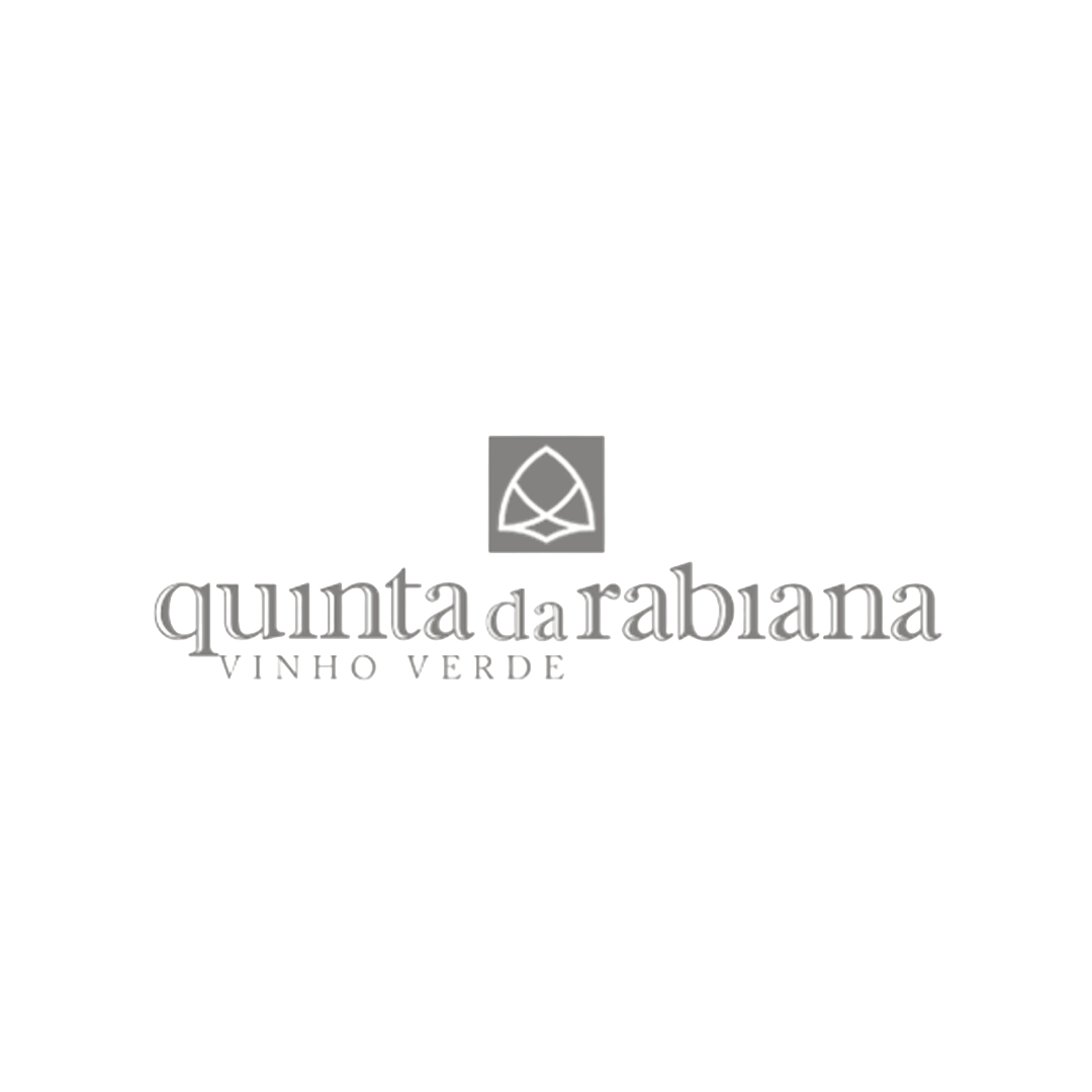 Quinta da Rabiana es un viñedo familiar que producen vinos artesanales y de forma tradicional con mínima intervención.